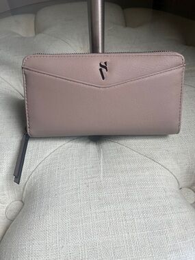 New Simply Vera Vera Wang Beige Faux Leather Front Pocket Zip-Around Wallet